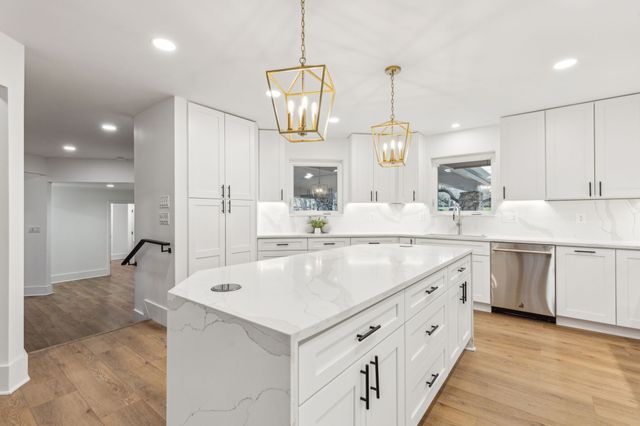 7420 Royal Lane, Dallas, TX 75230