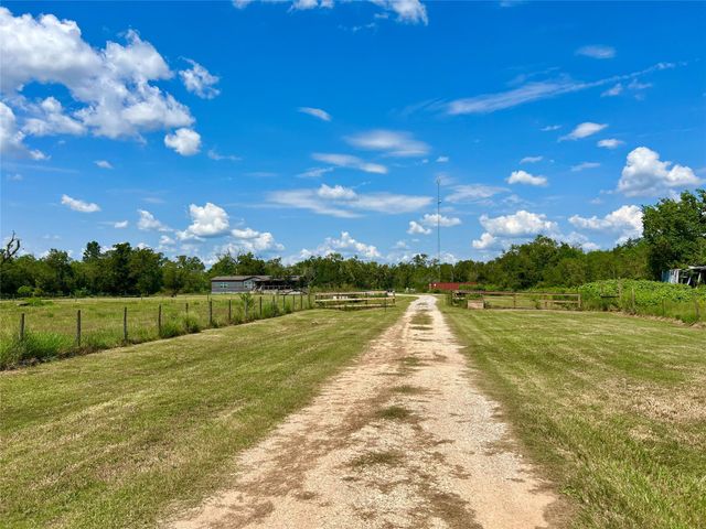 8352 County Road 860, Sweeny, TX 77480
