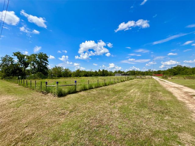 8352 County Road 860, Sweeny, TX 77480