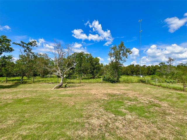 8352 County Road 860, Sweeny, TX 77480