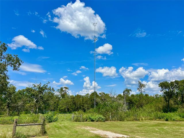 8352 County Road 860, Sweeny, TX 77480