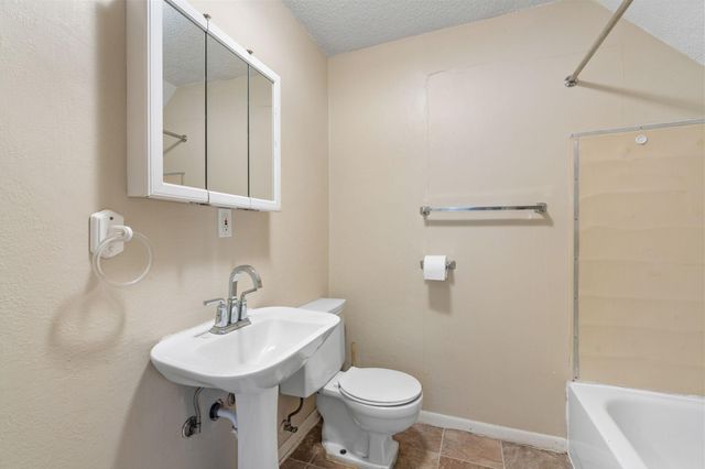 2048 Carroll Avenue, Saint Paul, MN 55104