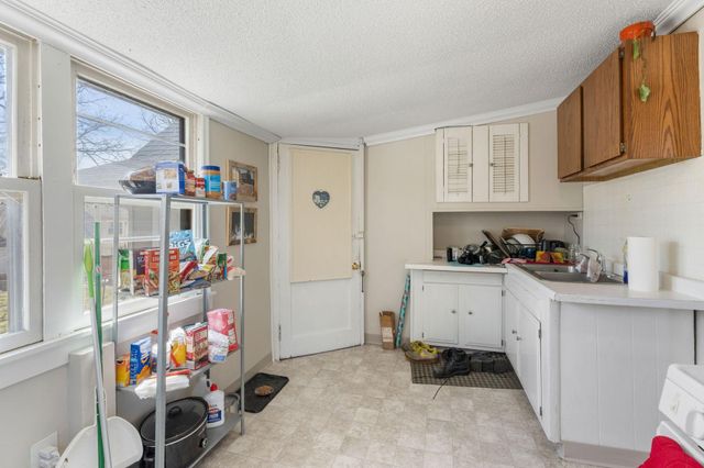 2048 Carroll Avenue, Saint Paul, MN 55104