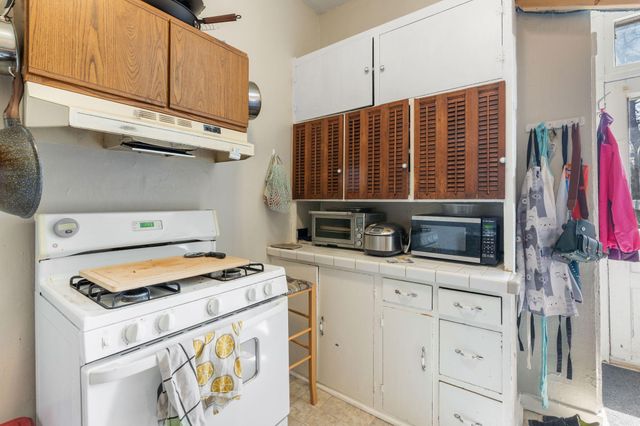 2048 Carroll Avenue, Saint Paul, MN 55104