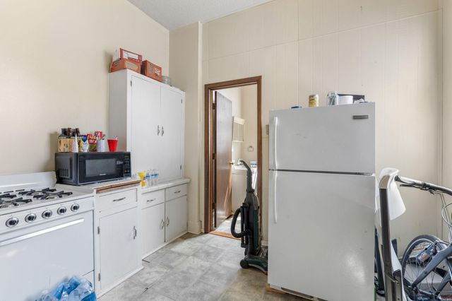 2048 Carroll Avenue, Saint Paul, MN 55104