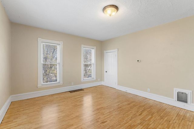2048 Carroll Avenue, Saint Paul, MN 55104