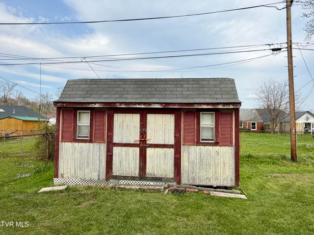 520 West Sullivan Street, Kingsport, TN 37660