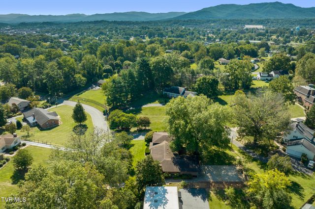 909 Millercrest Drive, Johnson City, TN 37604