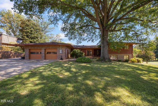 909 Millercrest Drive, Johnson City, TN 37604