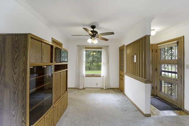 9830 Metcalf PLACE, Milwaukee, WI 53222