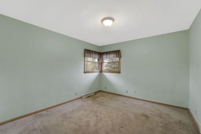 9830 Metcalf PLACE, Milwaukee, WI 53222
