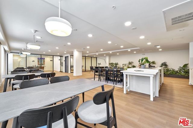 510 S Oxford Avenue 814, Los Angeles, CA 90020