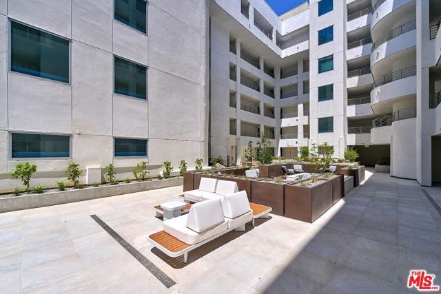 510 S Oxford Avenue 814, Los Angeles, CA 90020