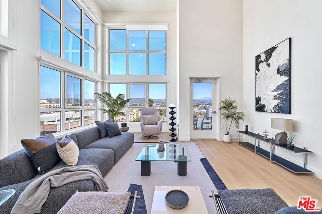 510 S Oxford Avenue 814, Los Angeles, CA 90020