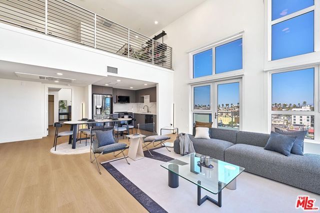 510 S Oxford Avenue 814, Los Angeles, CA 90020