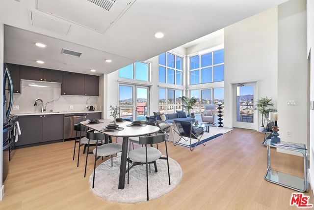 510 S Oxford Avenue 814, Los Angeles, CA 90020