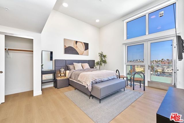 510 S Oxford Avenue 814, Los Angeles, CA 90020