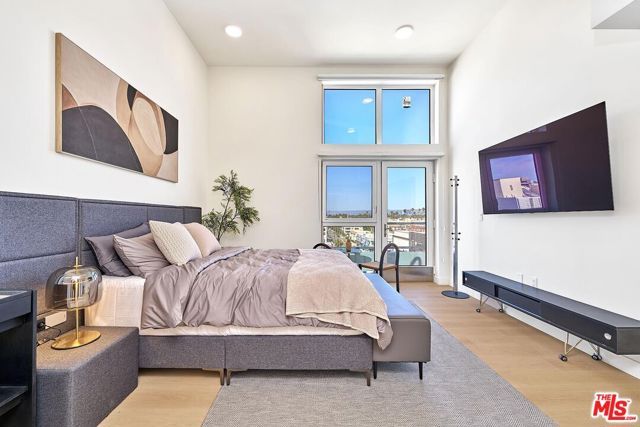 510 S Oxford Avenue 814, Los Angeles, CA 90020