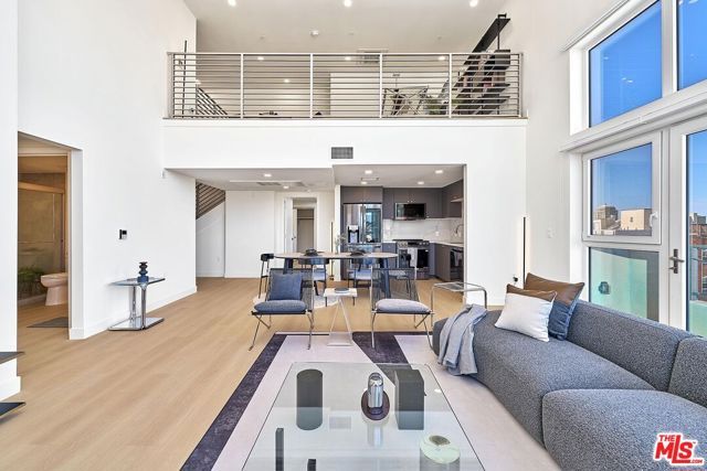 510 S Oxford Avenue 814, Los Angeles, CA 90020