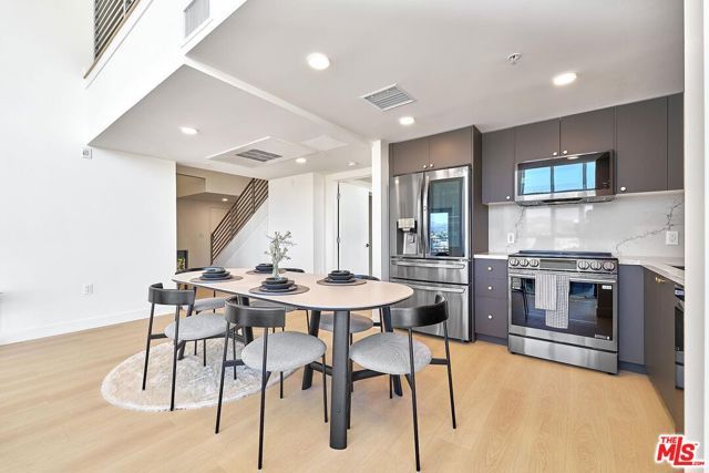 510 S Oxford Avenue 814, Los Angeles, CA 90020
