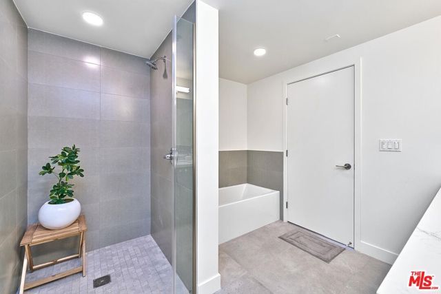 510 S Oxford Avenue 814, Los Angeles, CA 90020