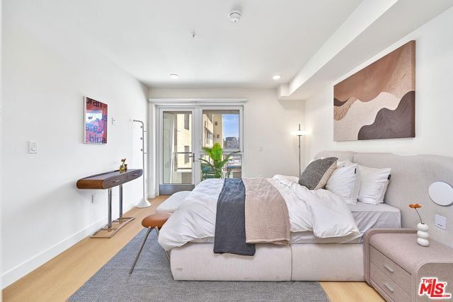 510 S Oxford Avenue 814, Los Angeles, CA 90020