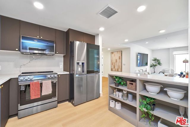 510 S Oxford Avenue 814, Los Angeles, CA 90020