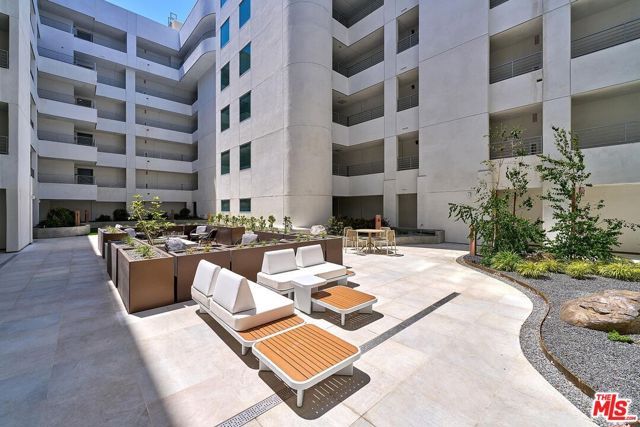 510 S Oxford Avenue 814, Los Angeles, CA 90020