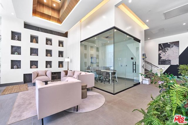 510 S Oxford Avenue 814, Los Angeles, CA 90020