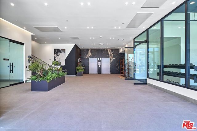 510 S Oxford Avenue 814, Los Angeles, CA 90020