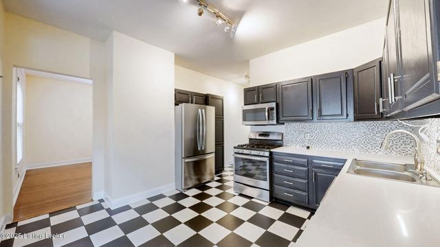 5 Maple Ct, Louisville, KY 40214