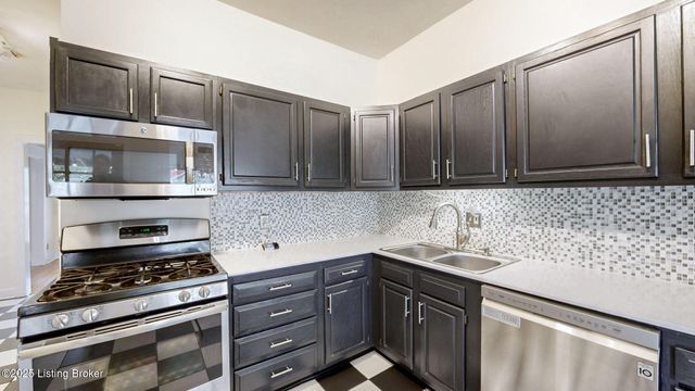 5 Maple Ct, Louisville, KY 40214