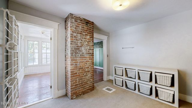 5 Maple Ct, Louisville, KY 40214