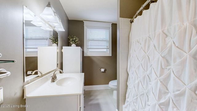 5 Maple Ct, Louisville, KY 40214