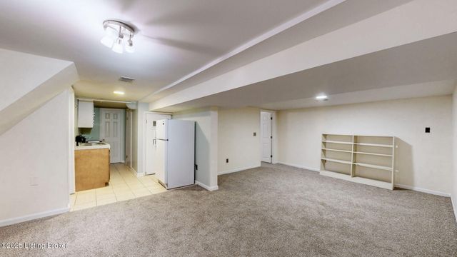 5 Maple Ct, Louisville, KY 40214