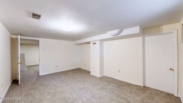 5 Maple Ct, Louisville, KY 40214