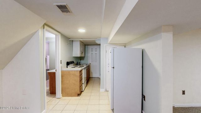 5 Maple Ct, Louisville, KY 40214