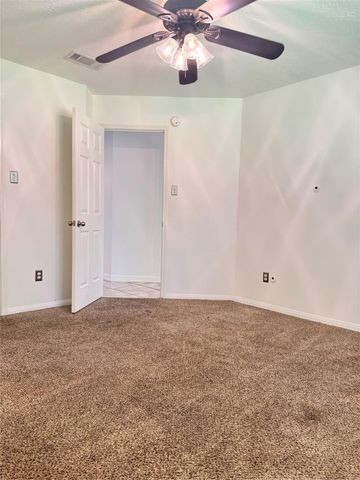 3210 Woodcreek Glen Lane, Houston, TX 77073