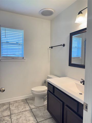 3210 Woodcreek Glen Lane, Houston, TX 77073