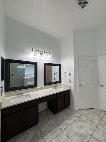 3210 Woodcreek Glen Lane, Houston, TX 77073