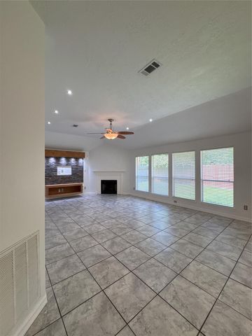 3210 Woodcreek Glen Lane, Houston, TX 77073