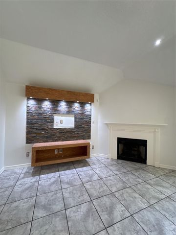 3210 Woodcreek Glen Lane, Houston, TX 77073