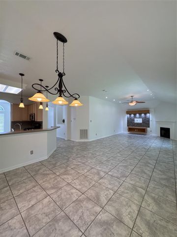 3210 Woodcreek Glen Lane, Houston, TX 77073