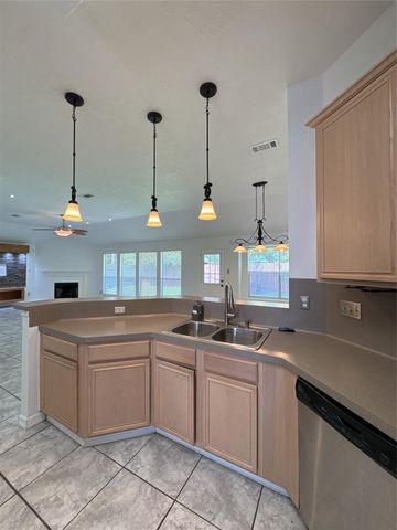 3210 Woodcreek Glen Lane, Houston, TX 77073