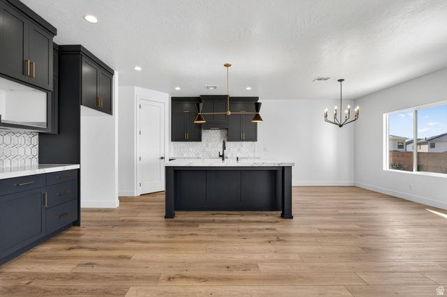 1418 E HAYROCKS DR, St. George, UT 84790