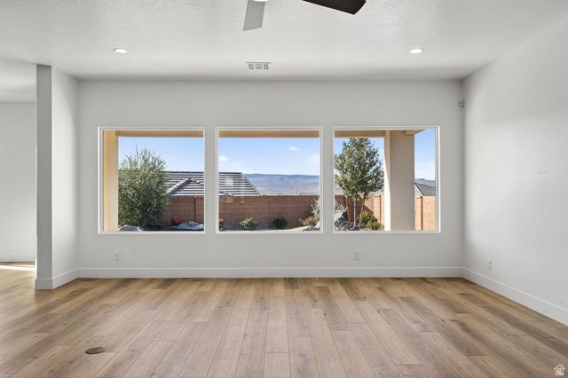 1418 E HAYROCKS DR, St. George, UT 84790