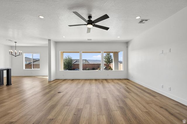 1418 E HAYROCKS DR, St. George, UT 84790