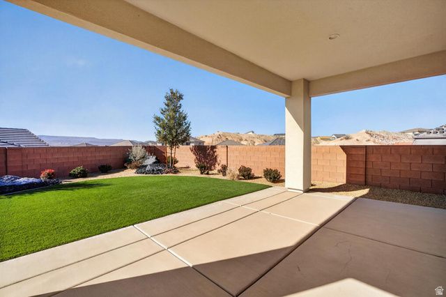 1418 E HAYROCKS DR, St. George, UT 84790