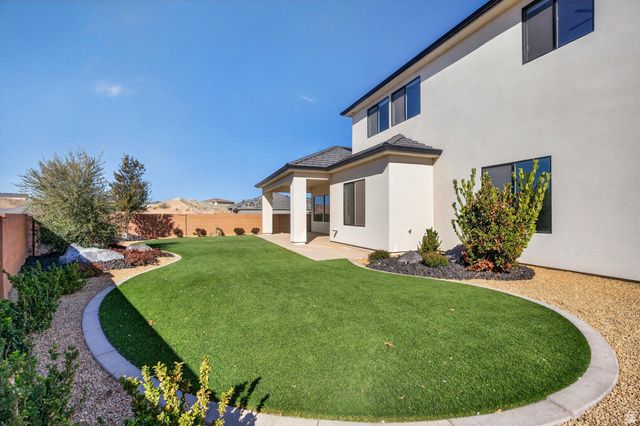 1418 E HAYROCKS DR, St. George, UT 84790