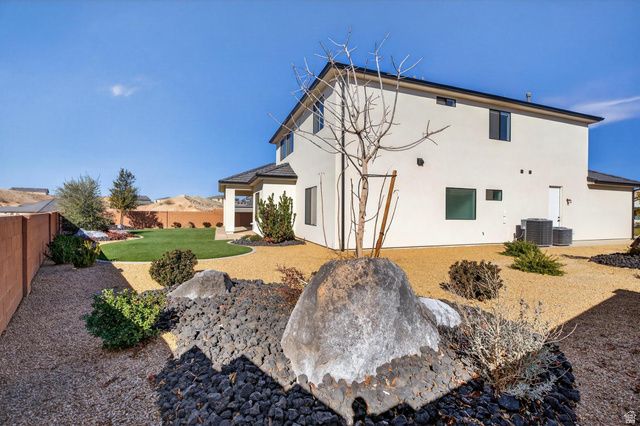 1418 E HAYROCKS DR, St. George, UT 84790